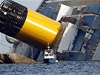 Zchrann prce na lodi Costa Concordia.