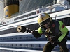 Zchrani na lodi Costa Concordia.