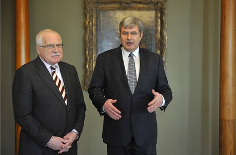Prezident Václav Klaus (vlevo) pijal na Praském hrad nového pedsedu eského svazu tlesné výchovy (STV) Miroslava Janstu.