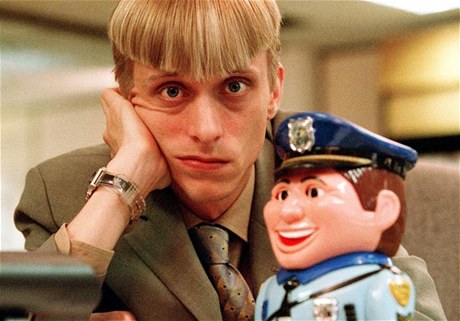 Mackenzie Crook jako Gareth Keenan v seriálu Kancl