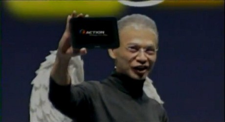 Znaný rozruch vyvolala tchajwanská reklama, v ní místní herec imitující Steva Jobse, s andlskými kídly na zádech a svatozáí nad hlavou, vychvaluje vlastnosti tabletu s operaním systémem Android. 