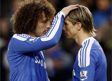 David Luiz a Fernando Torres.