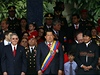 Hugo Chávez bhem slavnostní ceremonii s jeho piznivci.