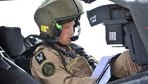 Princ Harry ukončil výcvik jako pilot bojové helikoptéry Apache. | na serveru Lidovky.cz | aktuální zprávy