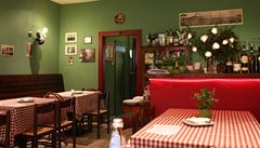 Pardubická restaurace Luna Rossa chce nabídnout domácí italskou kuchyni. Ostatn, vaí tu rodilý Ital. Pesto musí jet spoustu vcí doladit, aby nabídka odpovídala poadovaným cenám. 