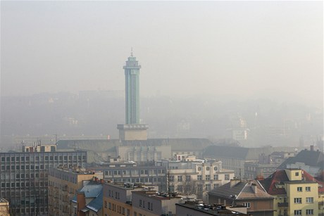 Ostrava zahalená ve smogu.