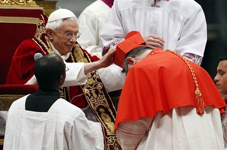 Pape Benedikt XVI. jmenoval praského arcibiskupa Dominika Duku kardinálem.