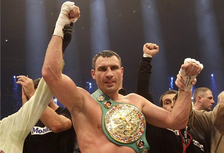 Vitalij Kliko s pásem ampiona organizace WBC