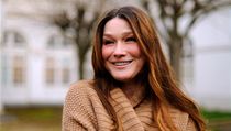 Francouzská první dáma. Carla Bruniová-Sarkozyová (na snímku z ledna) se před sňatkem s prezidentem živila jako modelka. Zpěvu se věnuje doposud. | na serveru Lidovky.cz | aktuální zprávy