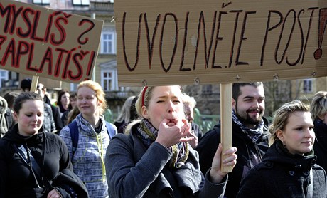 Protestní pochod student proti vládní reform vysokého kolství  v Hradci Králové. 