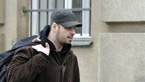 Výtvarník David Hons vystupující pod jménem Roman Týc nastoupil odpoledne do pankrácké věznice v Praze. | na serveru Lidovky.cz | aktuální zprávy