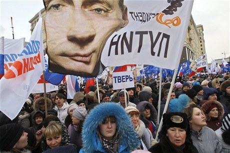 Putin si na mítinky najímal demonstranty