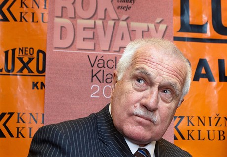 Václav Klaus pi autogramiád knihy Rok devátý