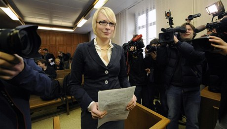 Poslankyn Kristýna Koí vypovídá ped soudem