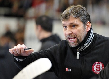 Trenér hokejist Sparty Josef Janda