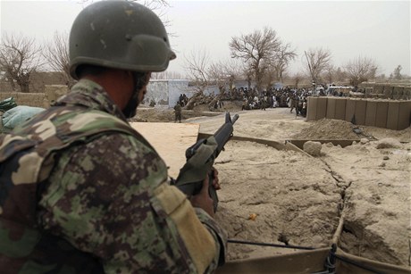 Afghánský voják na hlídce v provincii Kandahár