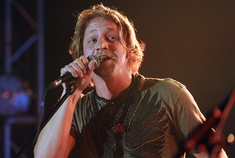 Tomá Klus získal na vyhláení výsledk hudební ankety ebík 2011 v Plzni cenu za album roku za desku Racek.
