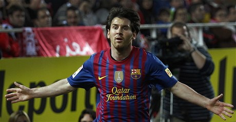 Hvzdný fotbalista Barcelony Lionel Messi je nejlépe placeným hráem svta