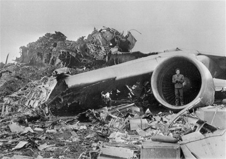 Nejhorí letecká katastrofa vech dob, pi které zemelo 27. bezna 1977 na Kanárských ostrovech 583 lidí