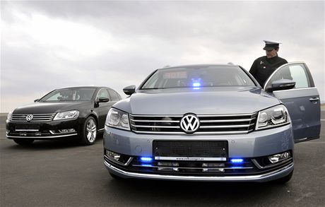 Policie pevzala 2. dubna dvacet nových voz VW Passat, které budou slouit na dálnicích a silnicích první tídy