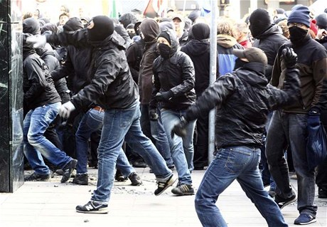 Odprci kapitalismu protestovali ve Frankfurtu.