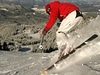 Kad zapjen lye nebo snowboard projdou pravidelnou servisn prohldkou.