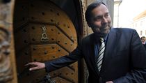 Předseda Věcí veřejných Radek John přichází na zasedání výkonné rady VV kvůli aktuální vládní krizi. | na serveru Lidovky.cz | aktuální zprávy