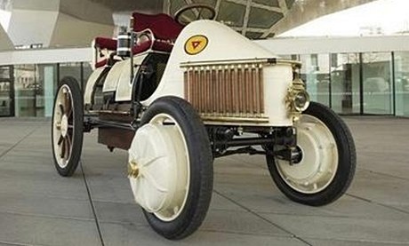 Hybrid Lohner-Porsche