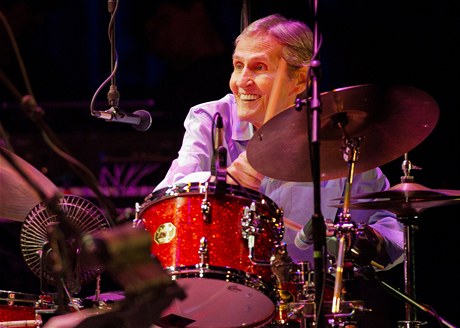 Bubeník Levon Helm.