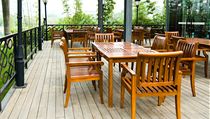S hezkým počasím restaurace otevírají své zahrádky (ilustrační foto). | na serveru Lidovky.cz | aktuální zprávy