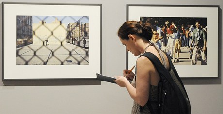 Praská Leica Gallery Prague pozvala na 2. kvtna novináe na pedvernisá nepublikovaných fotografií Jana Lukase s názvem Newyorský deník 1966-1990. 