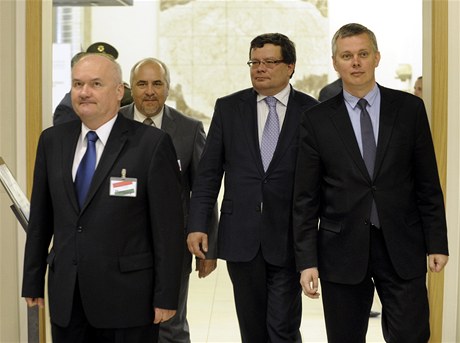 Ministi obrany zemí Viserádské tyky