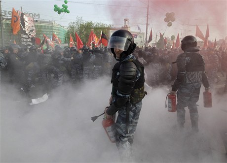 Demonstrace v Moskv perostly v krvavé stety s policií