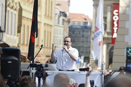 éf DSSS Vandas ve svém projevu kritizoval vládu a pronáel i protiromské výroky.