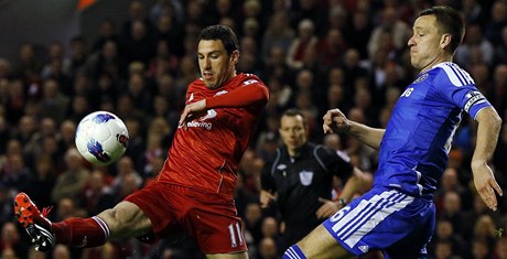 Liverpool - Chelsea (vpravo Terry)