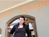 Jediné, co ji v Moravském Krumlov pipomíná, je název hotelu Epopej