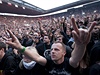 Na poet ádostivých fanouk si Metallica neme stovat, pilo jich na 30 000.