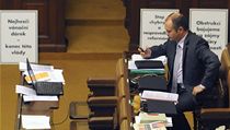 Místopředseda ČSSD Michal Hašek na jednání Poslanecké sněmovny 4. listopadu večer. | na serveru Lidovky.cz | aktuální zprávy