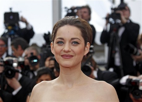 Hereka Marion Cotillard na festivalu v Cannes