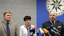 Ředitel Útvaru odhalování korupce a finanční kriminality služby kriminální policie a vyšetřování Tomáš Martinec (vlevo), ústecká krajská státní zástupkyně Lenka Bradáčová a policejní prezident Petr Lessy vystoupili na tiskové konferenci | na serveru Lidovky.cz | aktuální zprávy