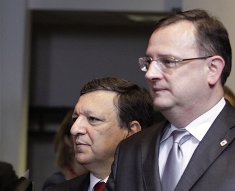 eský premiér Petr Neas (vpravo) a pedseda Evropské komise José Manuel Barroso
