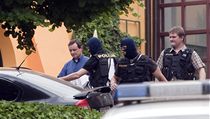 Sněmovní mandátový a imunitní výbor ukončil po poledni v pražské budově ministerstva vnitra Spiritka slyšení se stíhaným poslancem Davidem Rathem. Eskorta Ratha odvezla. | na serveru Lidovky.cz | aktuální zprávy