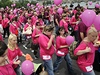 Prahou se u podvanácté vydal takzvaný rový pochod na podporu boje proti rakovin prsu