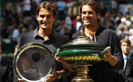 Federer a Haas po finále v Halle.