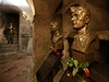 Busty parautist, kteí se skrývali v krypt kostela sv. Cyrila a Metodje v Resslov ulici