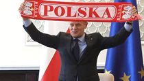 Skandující premiér. Donald Tusk popřál fotbalistům štěstí na konci jednání vlády. | na serveru Lidovky.cz | aktuální zprávy