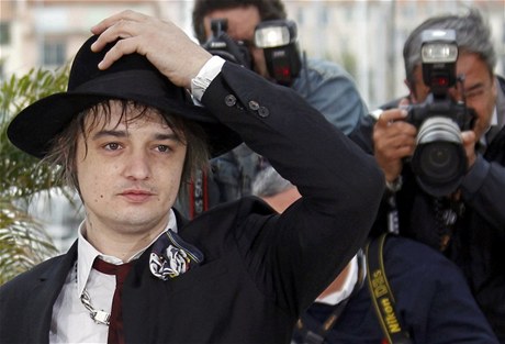 Pete Doherty na letoním festivalu v Cannes