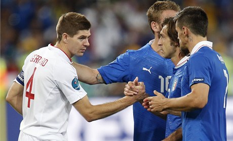 Itálie - Anglie (vlevo Gerrard)