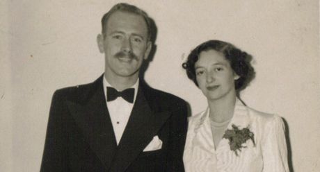 erven knihovna mus konit svatbou. Edita a Mitch v roce 1949.