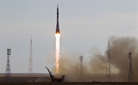 Od odstavení vech raketoplán v loském roce jsou Spojené státy pi peprav astronaut závislé na Rusku.
